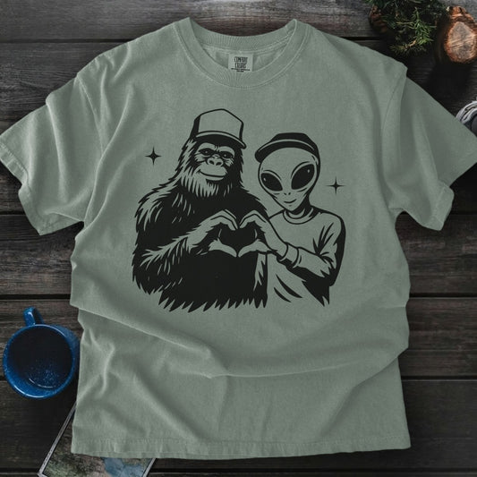Bigfoot and Alien - Bay