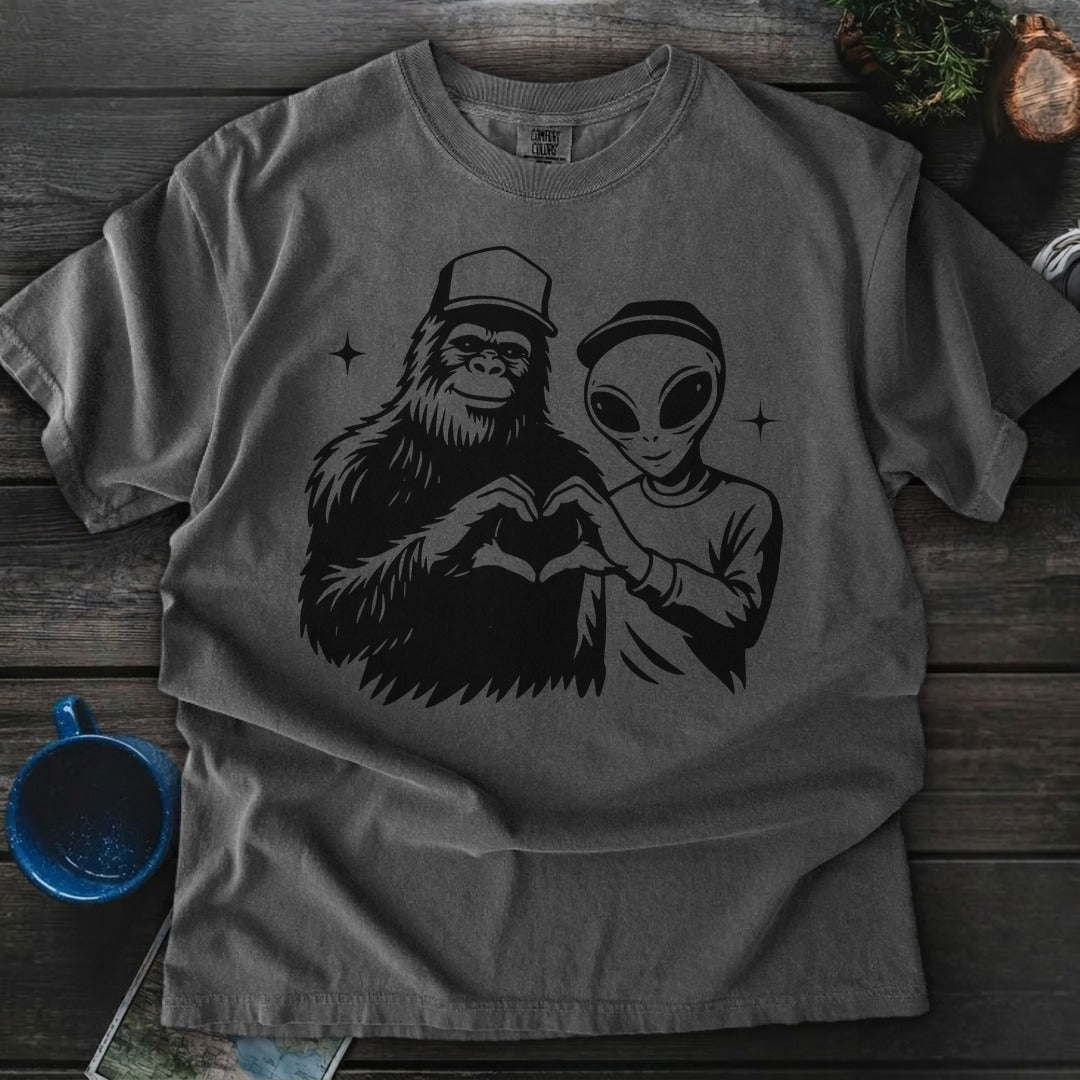 Bigfoot and Alien - Grey