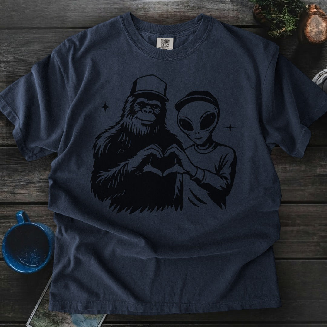 Bigfoot and Alien - True Navy